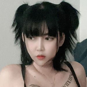 明るい少女の画像