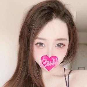 優しい女の子の画像