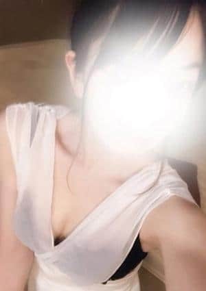 新人さきの画像