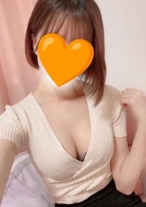 三上あいなの画像