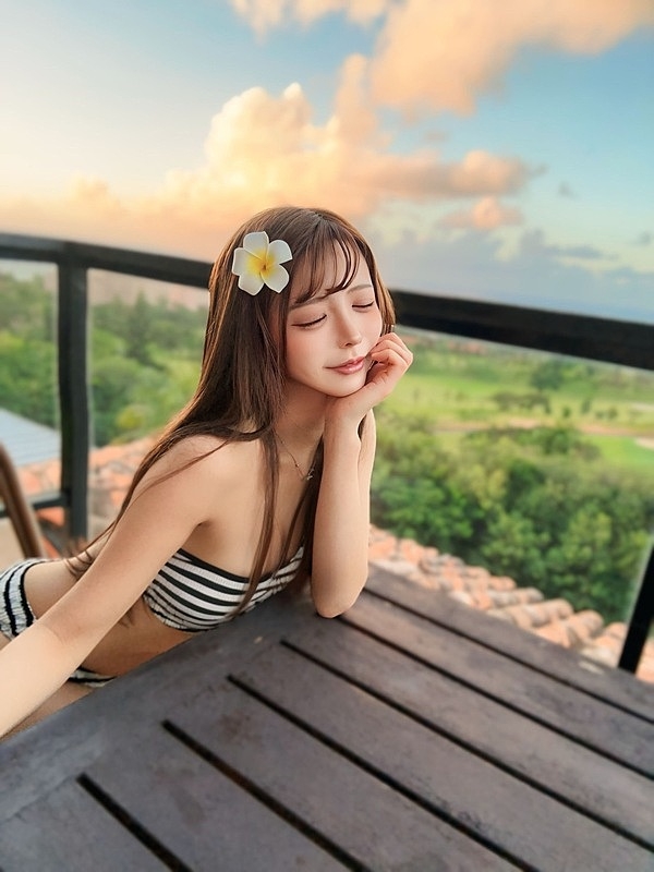 三上ももなの画像