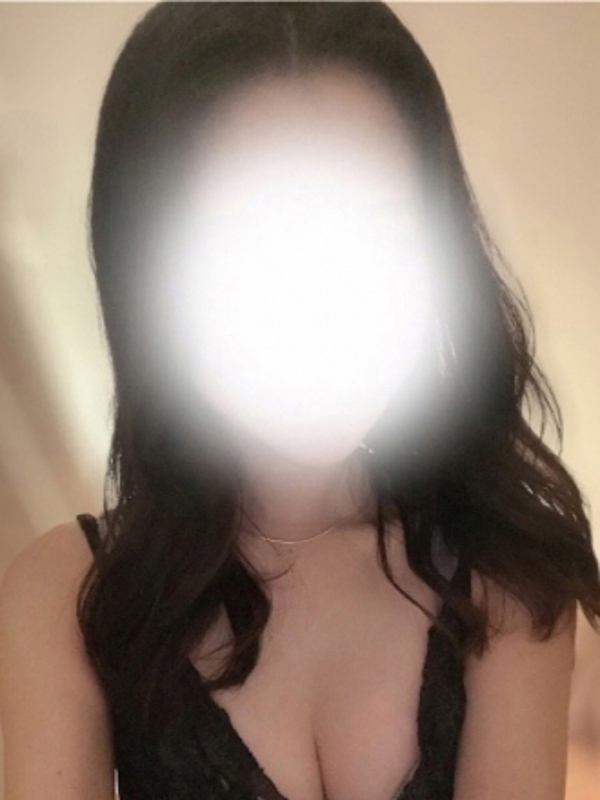 小嶋かれんの画像