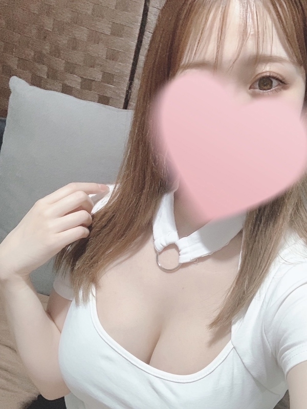 友坂えみりの画像