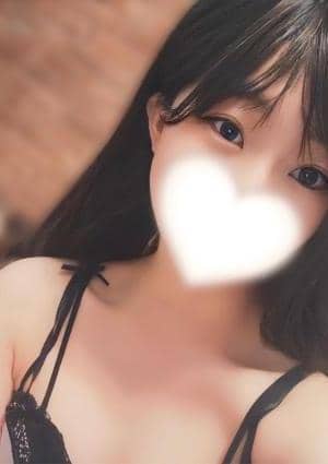 久城えまの画像