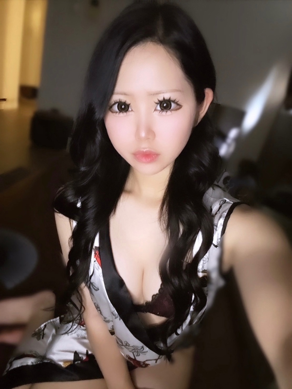 黒咲（くろさき） ららの画像