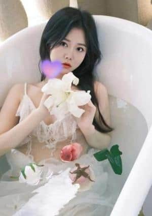 新人みほの画像