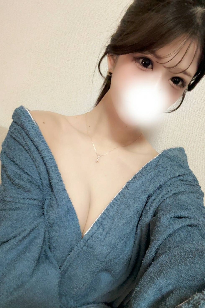 秋月ななの画像