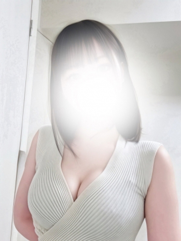 白咲めいの画像