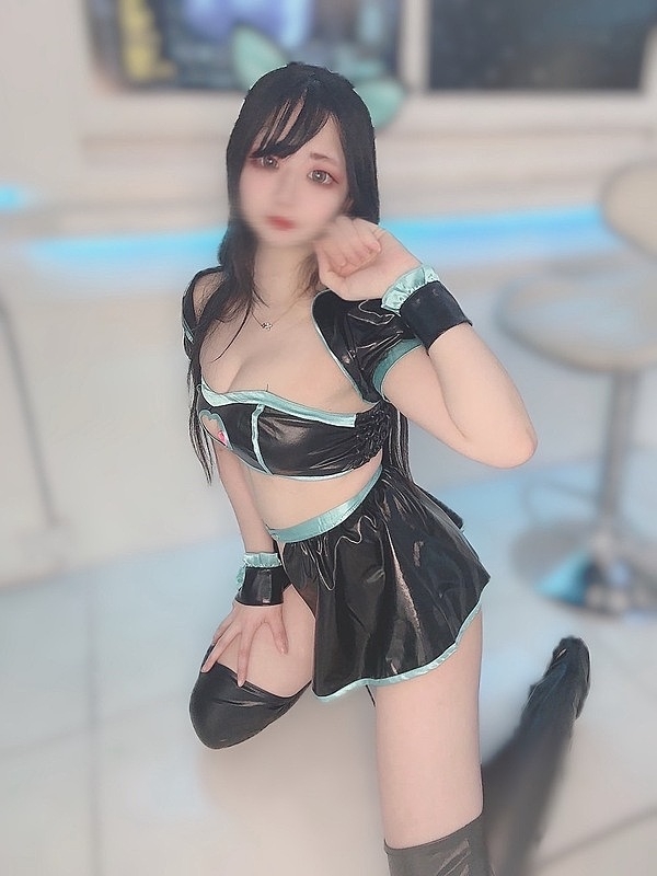 月城しずくの画像