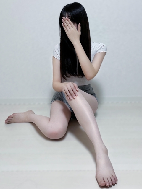 鳴海　ゆいな | Lux moment(ラグモーメント)