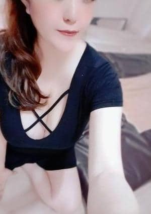 浅野まな（Jカップ）の画像