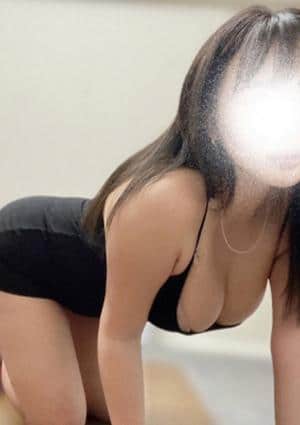 加藤エレナの画像