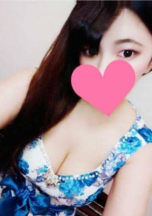 天田 あいなの画像