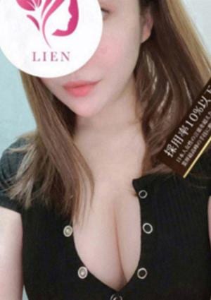 白桃 さえこの画像