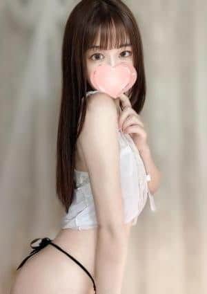 るな【純白肌♡神ルックス】の画像