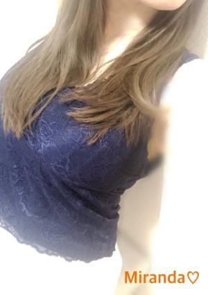 長崎かれんの画像