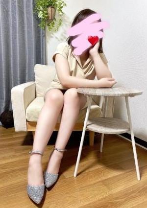 新人さとみの画像