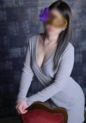 小栗有以の画像