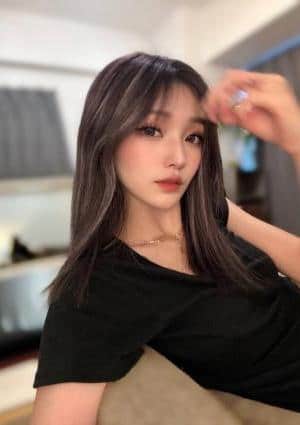 菜々美まひろの画像